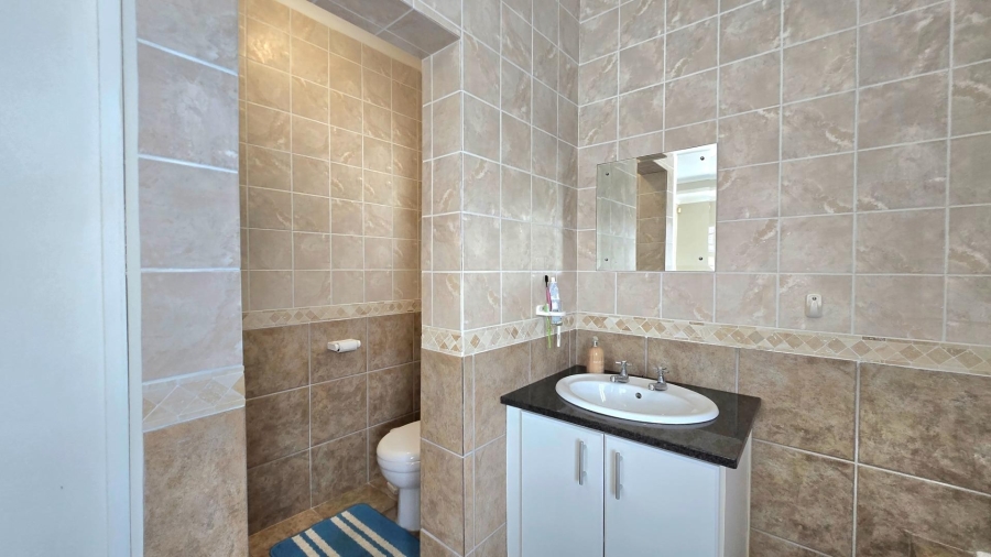 3 Bedroom Property for Sale in Franskraal Western Cape